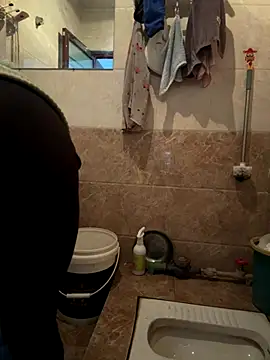 Snapshot of daaqnn chatting on December 2025 11:44:02 PM daaqnn online show from December 2025 11:44:02 PM