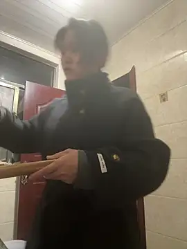 Snapshot of daaqnn chatting on March 2026 12:42:01 PM daaqnn online show from March 2026 12:42:01 PM