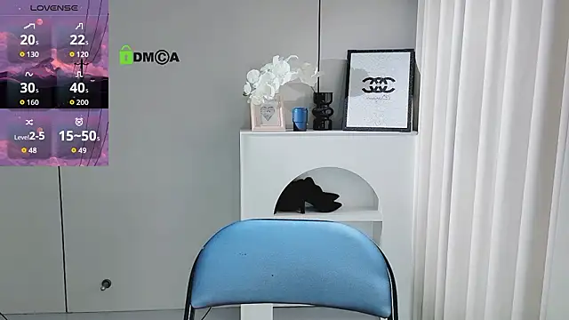 Snapshot of YunShan-33 chatting on February 2026 12:28:01 AM YunShan-33 online show from February 2026 12:28:01 AM