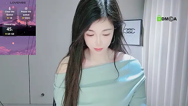 Snapshot of YunShan-33 chatting on March 2026 02:56:02 PM YunShan-33 online show from March 2026 02:56:02 PM