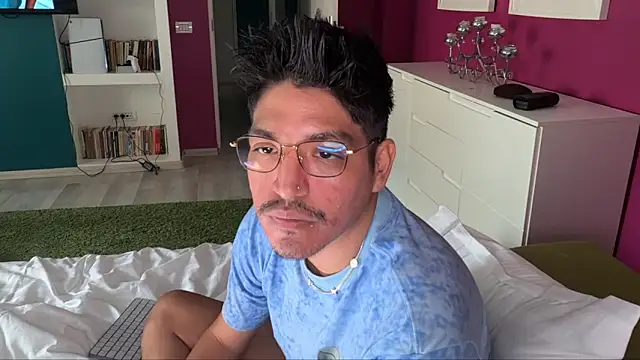 All in Lele online show from November 2025 10:37:02 AM