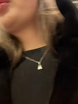 Snapshot of KristiRich chatting on November 2025 07:32:01 AM KristiRich online show from November 2025 07:32:01 AM