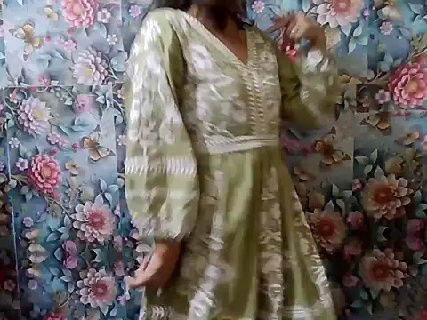 maira 33 online show from November 2025 03:23:02 PM