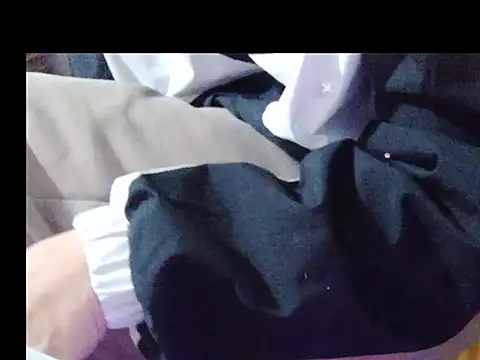 Snapshot of LunoChucki chatting on December 2025 01:54:01 AM LunoChucki online show from December 2025 01:54:01 AM