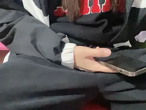 Snapshot of LunoChucki chatting on December 2025 01:59:02 PM LunoChucki online show from December 2025 01:59:02 PM