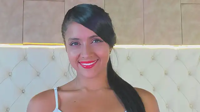 Snapshot of Camiila_rosse chatting on November 2025 07:36:01 PM Camiila rosse online show from November 2025 07:36:01 PM