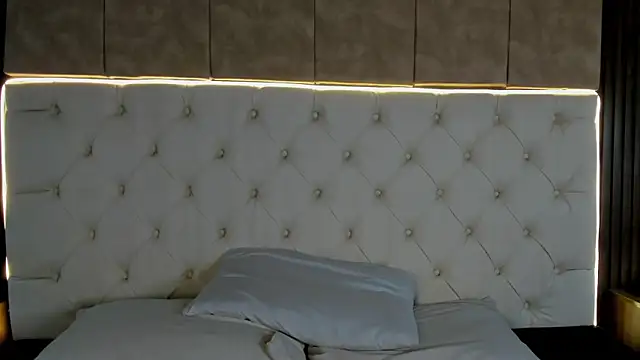 Snapshot of Camiila_rosse chatting on December 2025 07:23:02 PM Camiila rosse online show from December 2025 07:23:02 PM