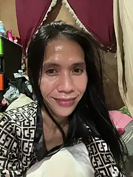 bellaUtops online show from May 2026 03:25:02 AM