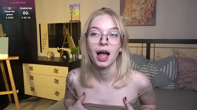 Snapshot of ShanelTunon chatting on November 2025 07:14:02 PM ShanelTunon online show from November 2025 07:14:02 PM