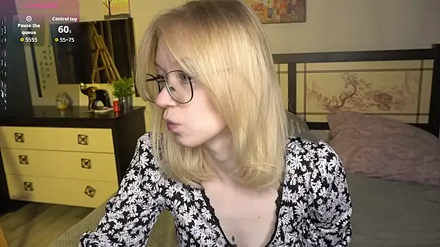 Snapshot of ShanelTunon chatting on November 2025 07:58:01 PM ShanelTunon online show from November 2025 07:58:01 PM