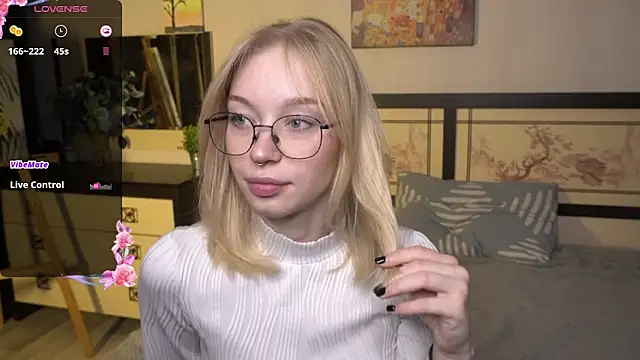 Snapshot of ShanelTunon chatting on November 2025 09:14:02 PM ShanelTunon online show from November 2025 09:14:02 PM