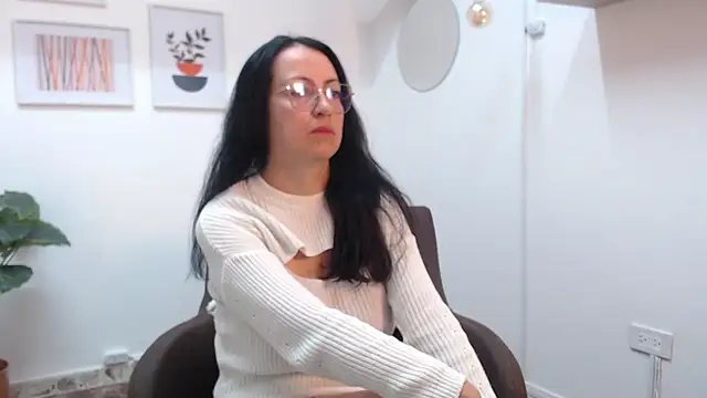 Snapshot of Lauryn_Jones chatting on November 2025 02:39:02 PM Lauryn Jones online show from November 2025 02:39:02 PM