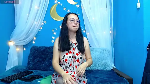 Snapshot of Lauryn_Jones chatting on November 2025 02:06:02 PM Lauryn Jones online show from November 2025 02:06:02 PM