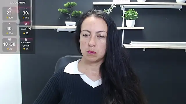 Lauryn Jones online show from May 2026 04:56:02 PM