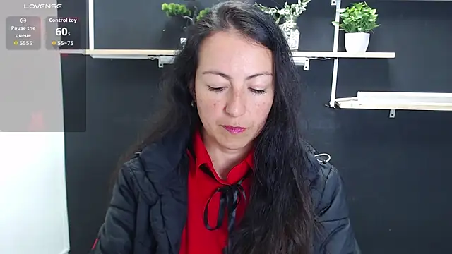 Lauryn Jones online show from May 2026 05:51:01 PM