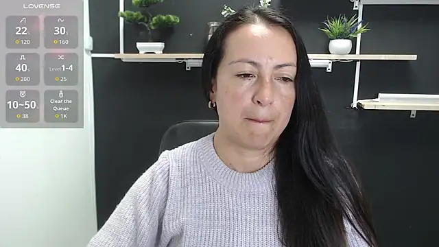 Lauryn Jones online show from June 2026 07:09:02 PM