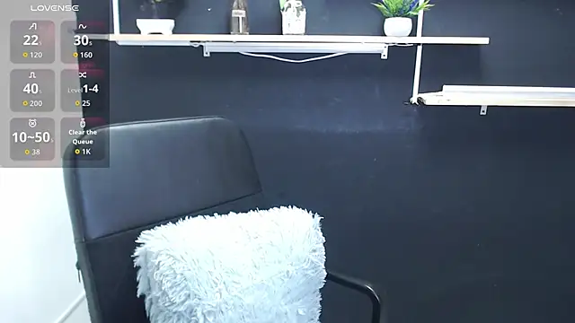 Lauryn Jones online show from June 2026 04:38:01 PM