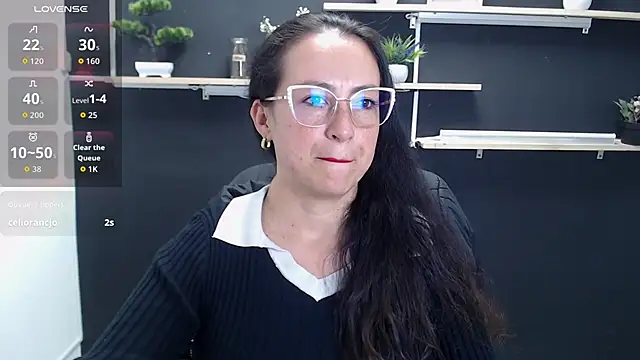 Lauryn Jones online show from June 2026 08:39:02 PM