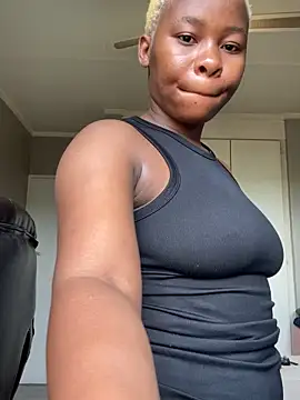 Snapshot of MiyaXo2 chatting on November 2025 12:05:02 PM MiyaXo2 online show from November 2025 12:05:02 PM