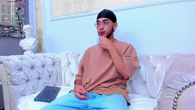 MatteoRicci  online show from November 2025 07:35:02 PM