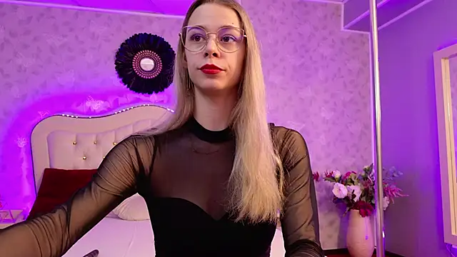 GracieCute online show from June 2026 03:31:01 AM