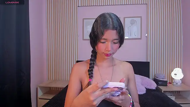 Snapshot of AshleyCooper2 chatting on November 2025 04:17:01 PM AshleyCooper2 online show from November 2025 04:17:01 PM