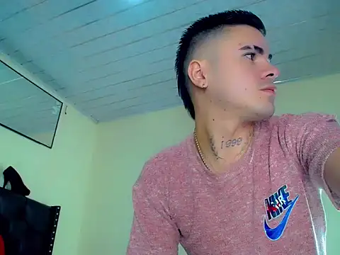 Snapshot of Sebastian_Loaiza chatting on November 2025 01:54:02 PM Sebastian Loaiza online show from November 2025 01:54:02 PM