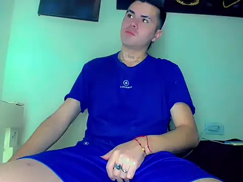 Snapshot of Sebastian_Loaiza chatting on November 2025 03:30:02 PM Sebastian Loaiza online show from November 2025 03:30:02 PM