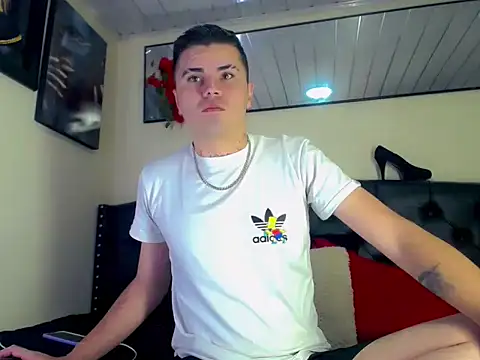 Snapshot of Sebastian_Loaiza chatting on November 2025 03:28:01 AM Sebastian Loaiza online show from November 2025 03:28:01 AM