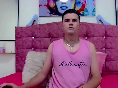 Snapshot of Sebastian_Loaiza chatting on November 2025 09:13:02 PM Sebastian Loaiza online show from November 2025 09:13:02 PM