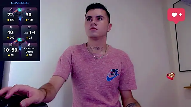 Snapshot of Sebastian_Loaiza chatting on December 2025 04:58:01 PM Sebastian Loaiza online show from December 2025 04:58:01 PM