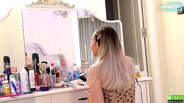 Snapshot of AniaKarenina chatting on November 2025 10:34:02 PM AniaKarenina online show from November 2025 10:34:02 PM