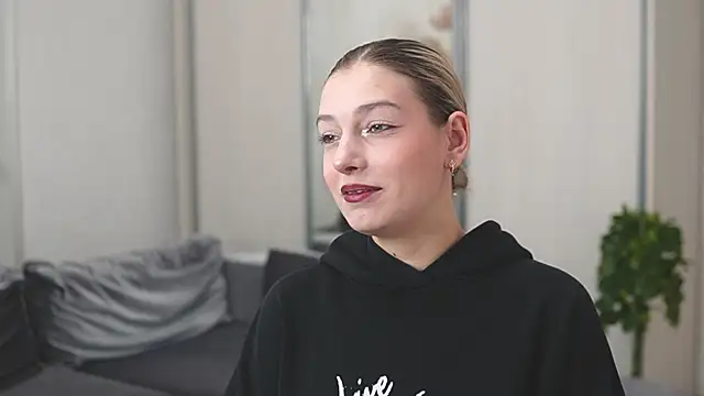 BlushVenom online show from November 2025 05:13:01 PM