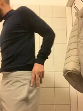 Snapshot of Hiddencore69 chatting on November 2025 09:31:01 AM Hiddencore69 online show from November 2025 09:31:01 AM