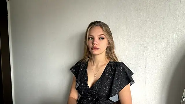 Snapshot of SweetAmelia69 chatting on November 2025 06:02:02 AM SweetAmelia69 online show from November 2025 06:02:02 AM