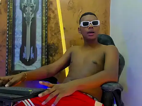 the hot boy0 online show from November 2025 12:25:01 PM