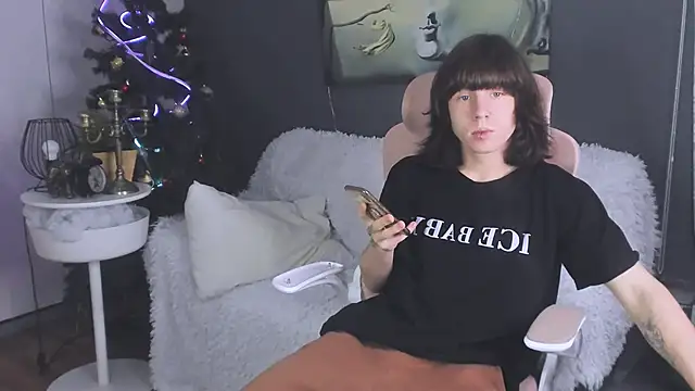 Snapshot of CutieKai_ chatting on January 2026 04:03:01 AM CutieKai online show from January 2026 04:03:01 AM