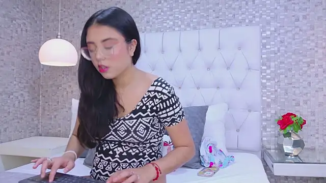 Snapshot of ScarlettPetrova chatting on November 2025 11:46:01 AM ScarlettPetrova online show from November 2025 11:46:01 AM