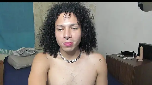 Snapshot of Angelwhitte chatting on November 2025 04:02:02 AM Angelwhitte online show from November 2025 04:02:02 AM