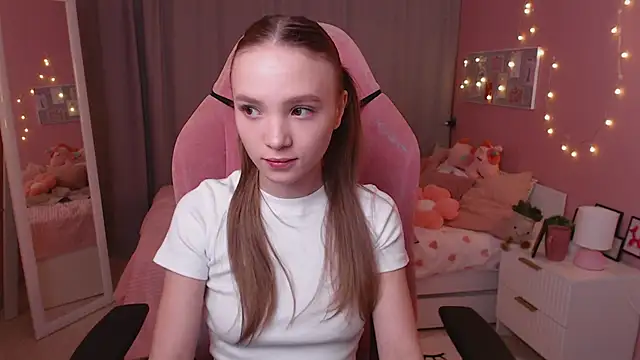 Snapshot of Adria_Arjona chatting on January 2026 07:36:02 AM Adria Arjona online show from January 2026 07:36:02 AM