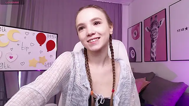 Snapshot of Adria_Arjona chatting on January 2026 07:34:01 AM Adria Arjona online show from January 2026 07:34:01 AM