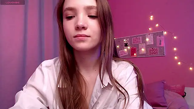 Adria Arjona online show from March 2026 07:33:02 AM