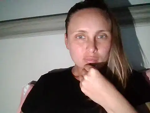 LaManu89 online show from November 2025 01:16:02 AM