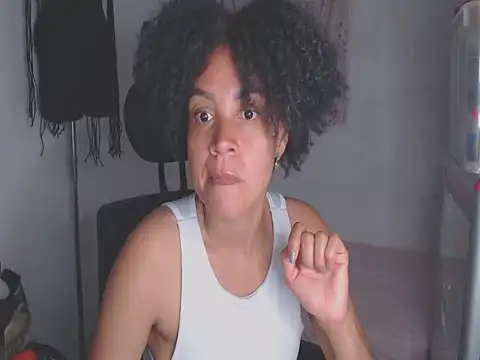 Snapshot of shayna_cute chatting on May 2026 12:38:01 AM shayna cute online show from May 2026 12:38:01 AM