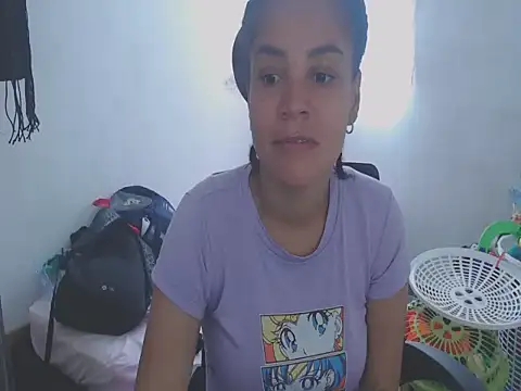 Snapshot of shayna_cute chatting on June 2026 06:43:01 PM shayna cute online show from June 2026 06:43:01 PM