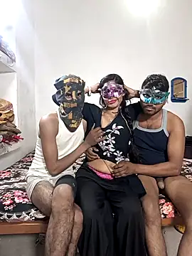 Snapshot of Real-Family chatting on December 2025 05:21:02 PM Real-Family online show from December 2025 05:21:02 PM