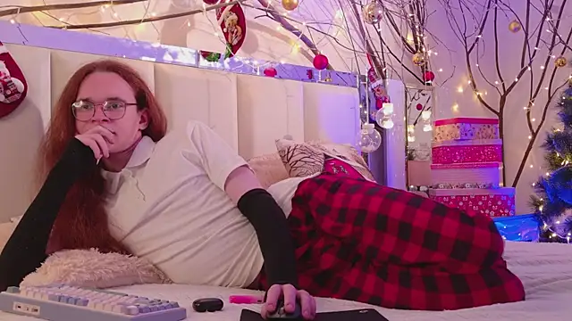 Snapshot of Mark_Glover chatting on December 2025 03:29:01 PM Mark Glover online show from December 2025 03:29:01 PM