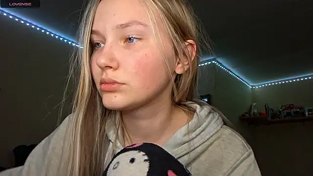 KarinRobertson online show from March 2026 04:46:01 PM