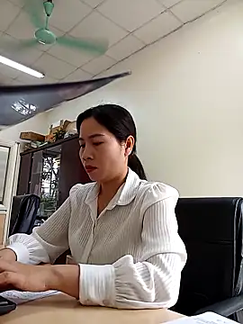 Snapshot of zezesexxy chatting on April 2026 03:04:01 AM zezesexxy online show from April 2026 03:04:01 AM