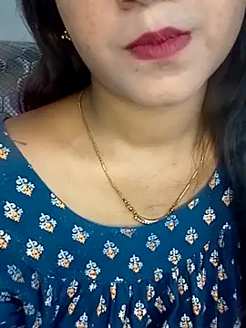 Neha533 online show from April 2026 06:10:02 PM